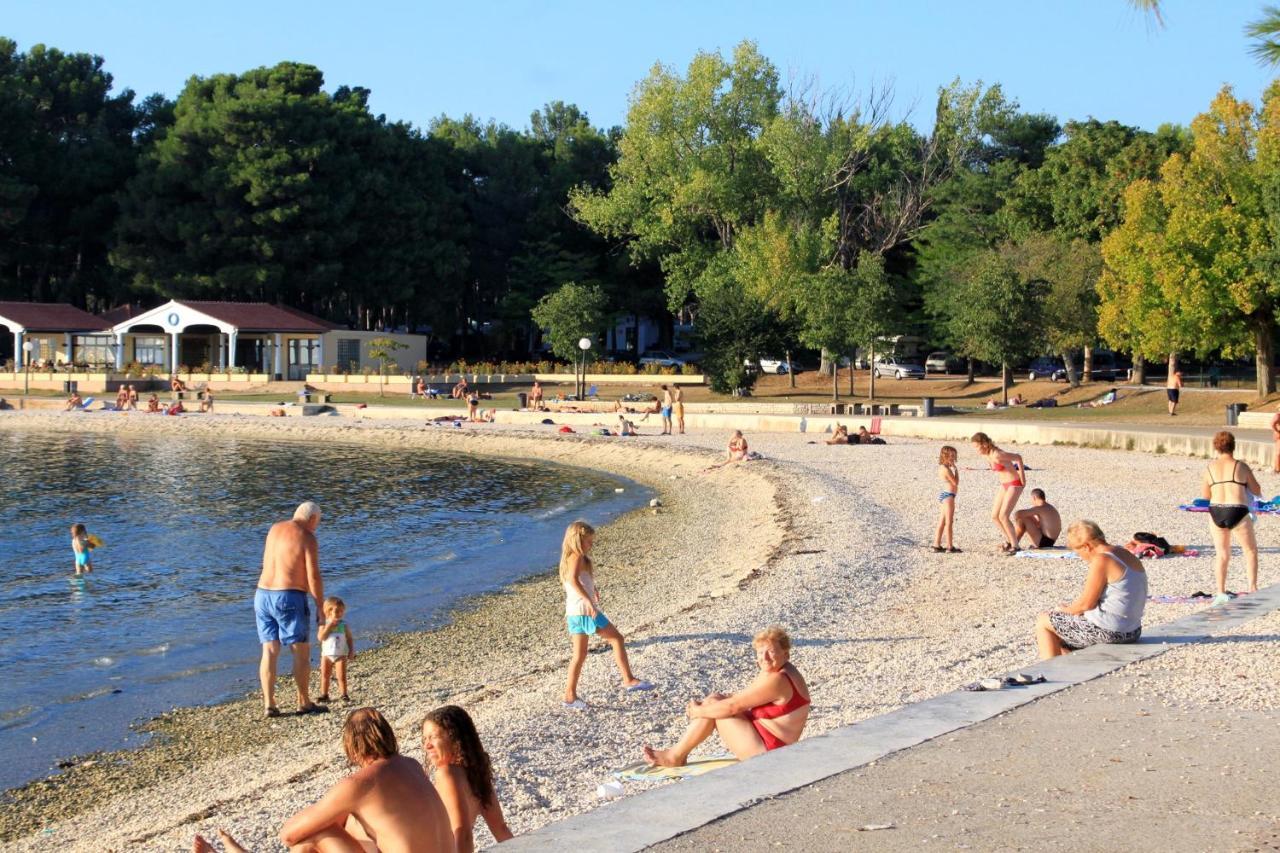 Family Friendly Apartments With A Swimming Pool Valbandon, Fazana - 2201 Štinjan Extérieur photo