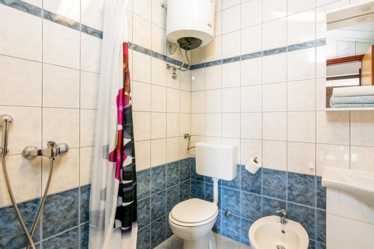Family Friendly Apartments With A Swimming Pool Valbandon, Fazana - 2201 Štinjan Extérieur photo