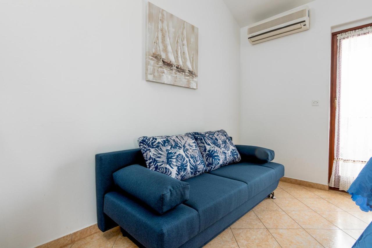 Family Friendly Apartments With A Swimming Pool Valbandon, Fazana - 2201 Štinjan Extérieur photo